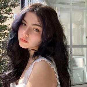 Meet your Posher, Briana